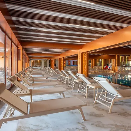 Grand & Therme 호텔